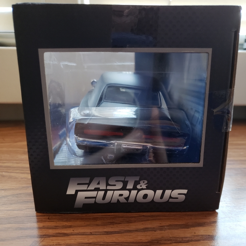 Fast & Furious Car Dom's Charger R/T - Picture 2 of 6
